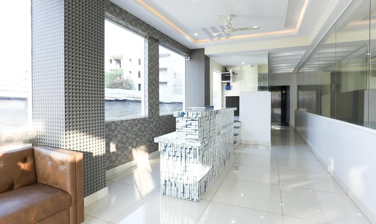 Fabhotel Rotano Suites - Yelahanka Bangalore Exteriör bild