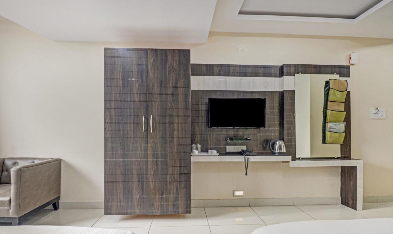 Fabhotel Rotano Suites - Yelahanka Bangalore Exteriör bild