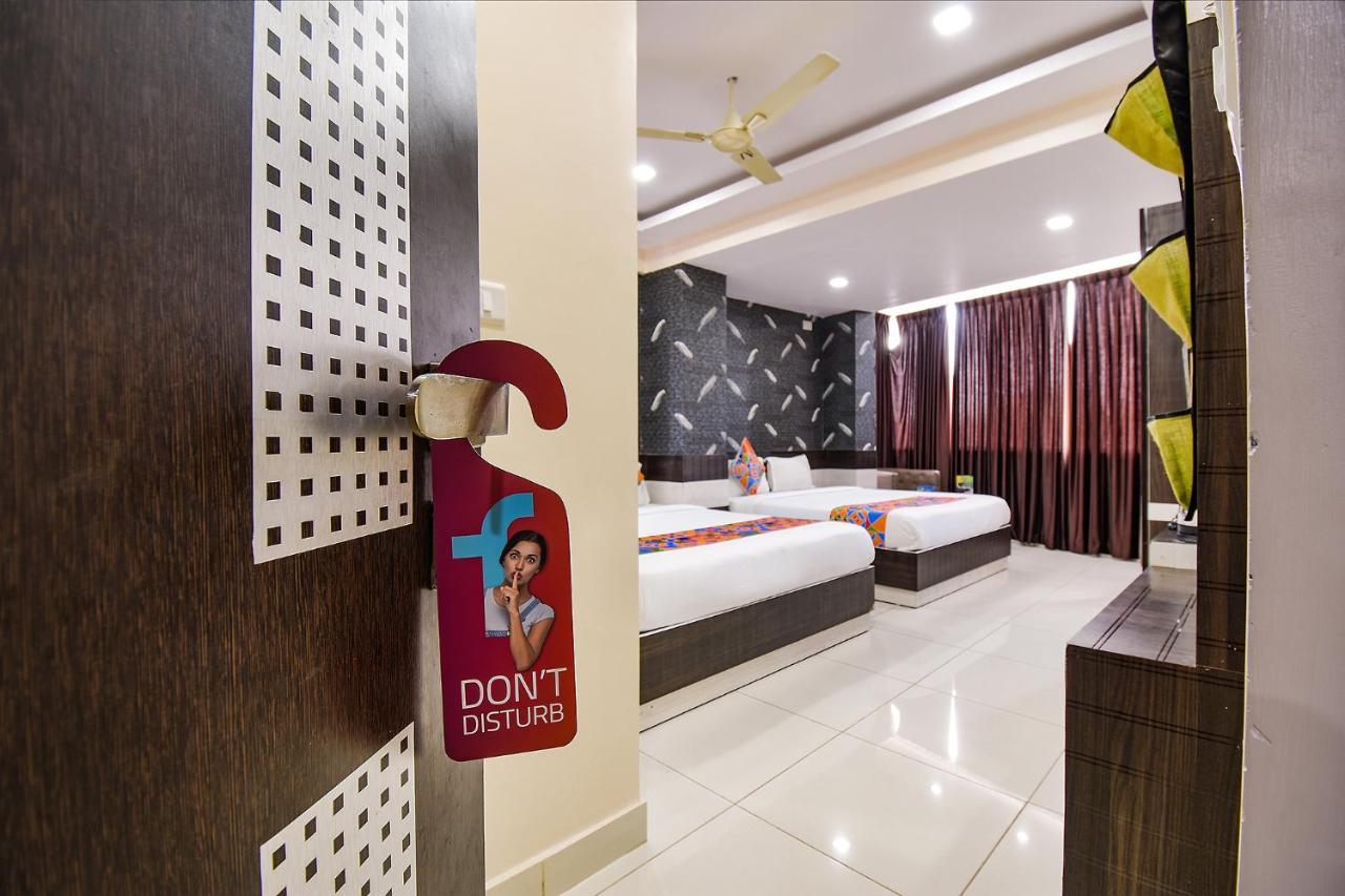 Fabhotel Rotano Suites - Yelahanka Bangalore Exteriör bild