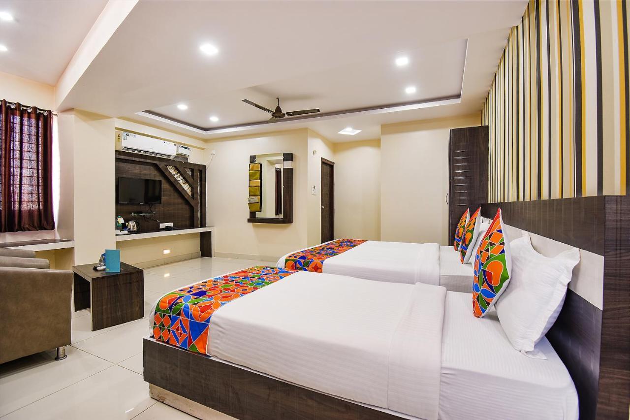 Fabhotel Rotano Suites - Yelahanka Bangalore Exteriör bild