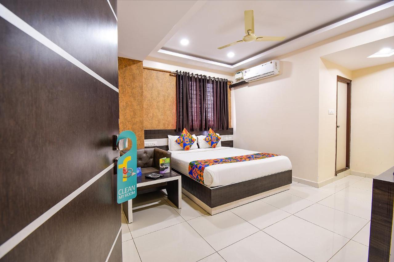 Fabhotel Rotano Suites - Yelahanka Bangalore Exteriör bild