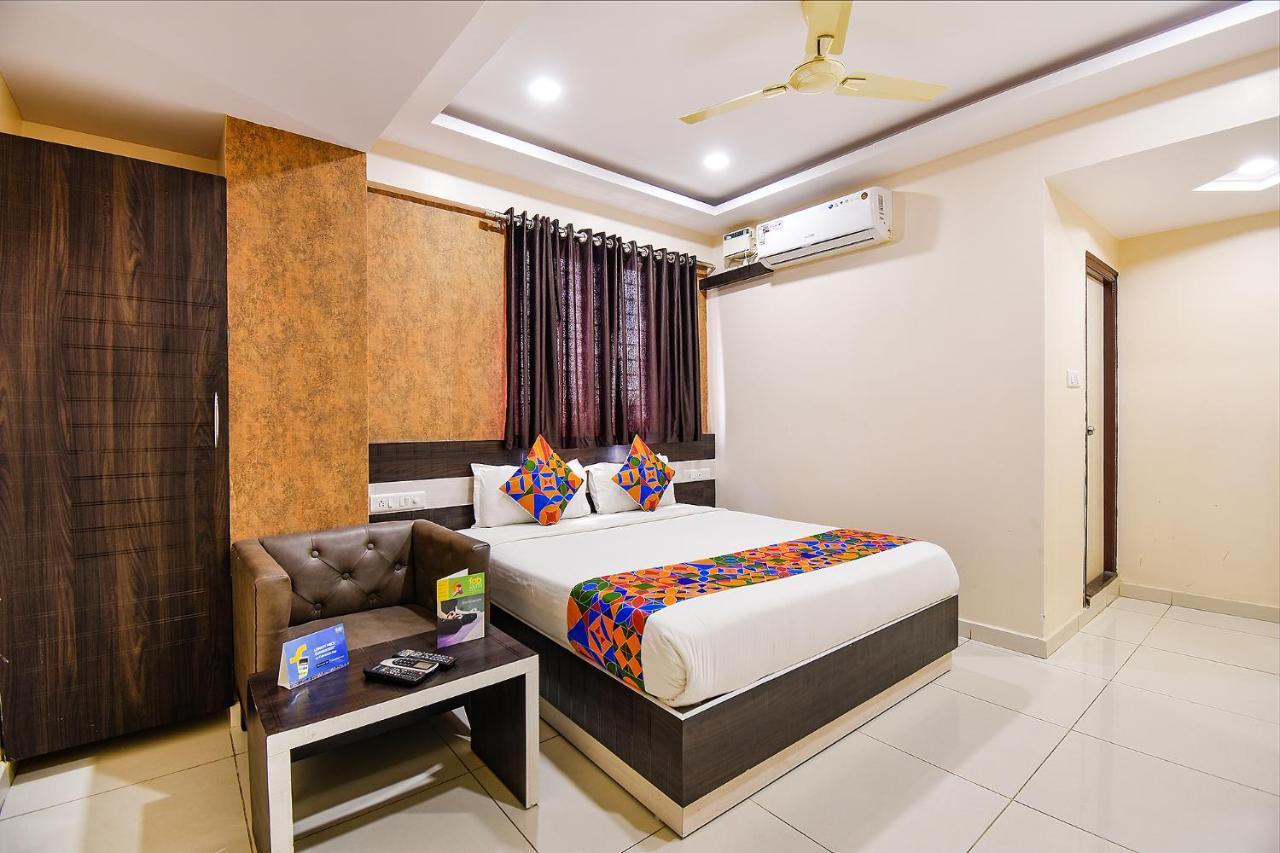 Fabhotel Rotano Suites - Yelahanka Bangalore Exteriör bild