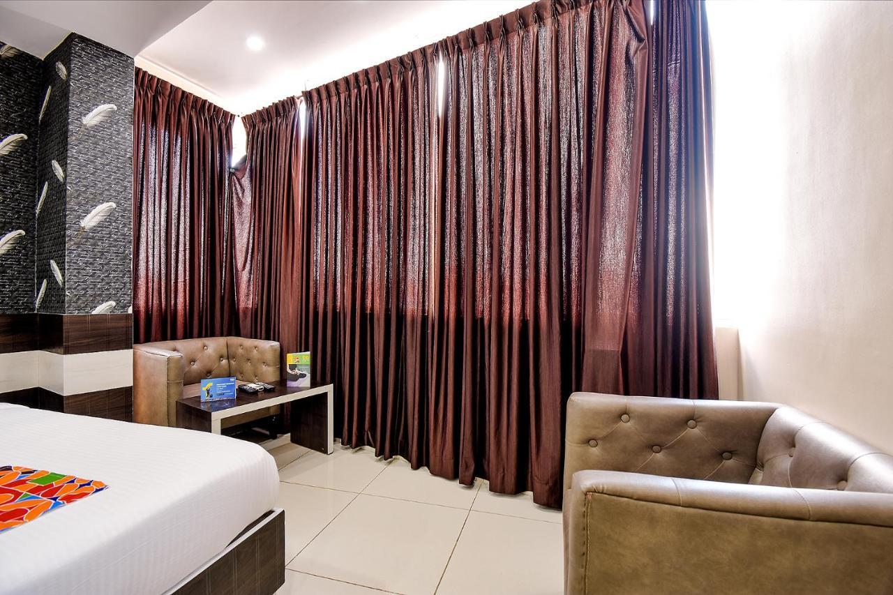 Fabhotel Rotano Suites - Yelahanka Bangalore Exteriör bild