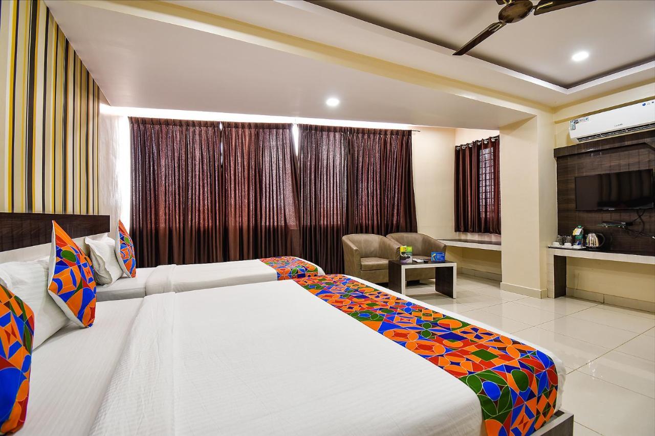 Fabhotel Rotano Suites - Yelahanka Bangalore Exteriör bild
