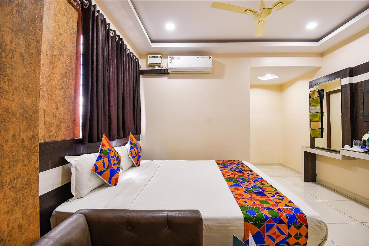 Fabhotel Rotano Suites - Yelahanka Bangalore Exteriör bild