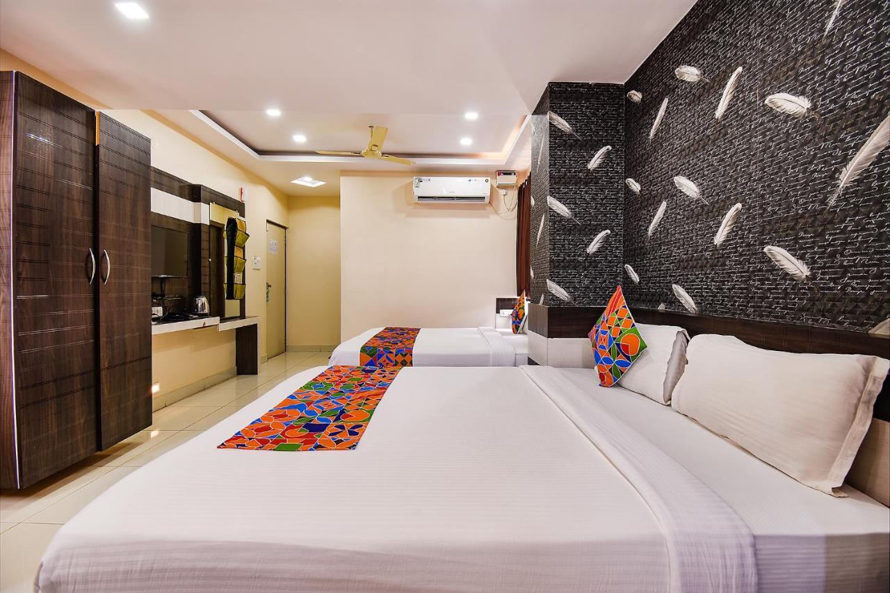 Fabhotel Rotano Suites - Yelahanka Bangalore Exteriör bild
